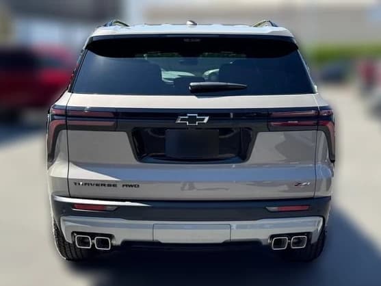 Chevrolet Traverse AWD Z71 4dr 2027 — side view
