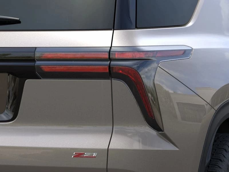 Chevrolet Traverse AWD Z71 4dr 2027 — side view