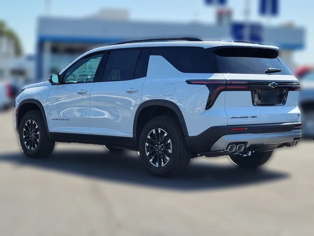 Chevrolet Traverse AWD Z71 4dr 2026 — side view