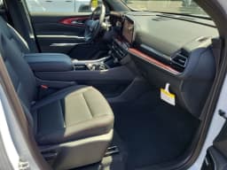Chevrolet Traverse AWD Z71 4dr 2026 — side view