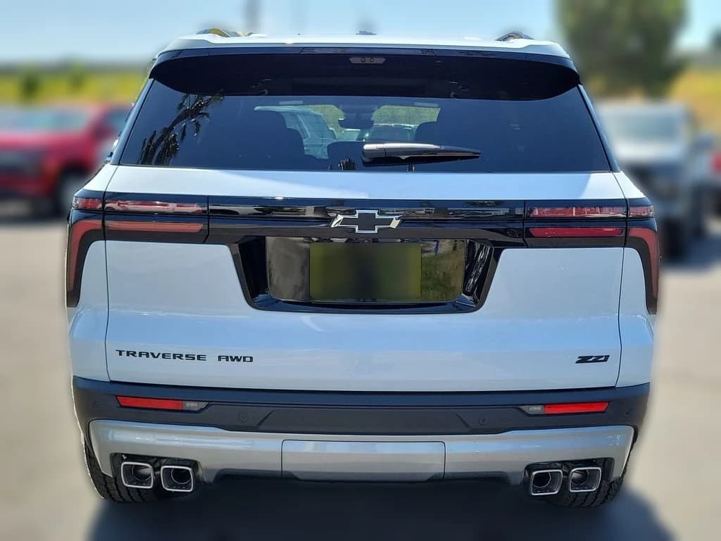 Chevrolet Traverse AWD Z71 4dr 2026 — side view