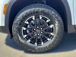 Chevrolet Traverse AWD Z71 4dr 2026 — side view
