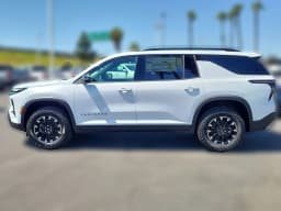 Chevrolet Traverse AWD Z71 4dr 2026 — side view