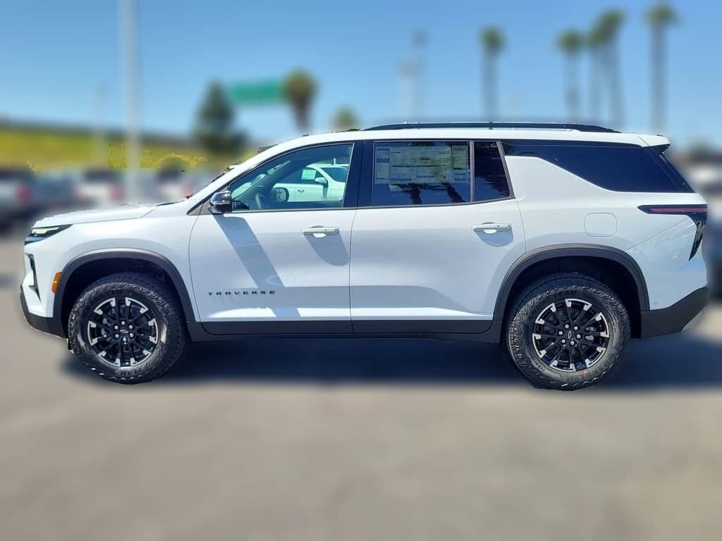 Chevrolet Traverse AWD Z71 4dr 2026 — side view
