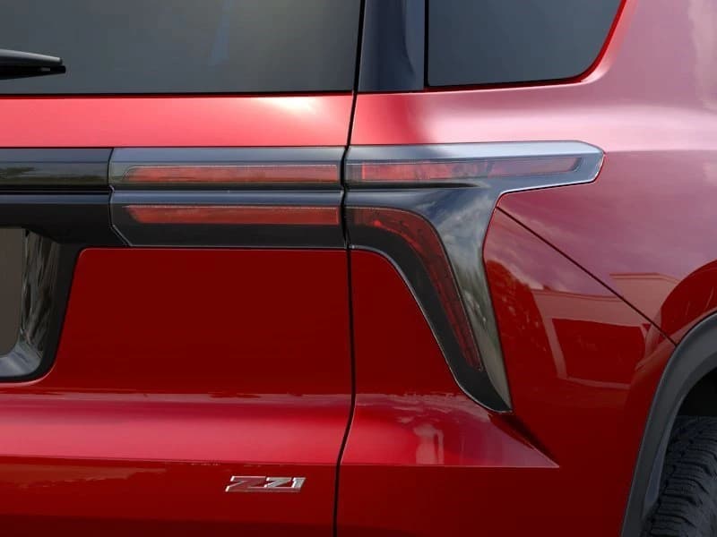 Chevrolet Traverse AWD Z71 4dr 2027 — side view