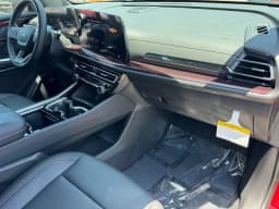 Chevrolet Traverse AWD Z71 4dr 2026 — side view