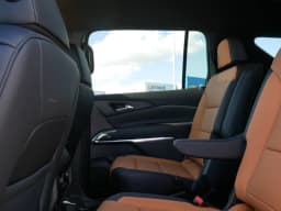 Chevrolet Traverse AWD Z71 4dr 2027 — side view