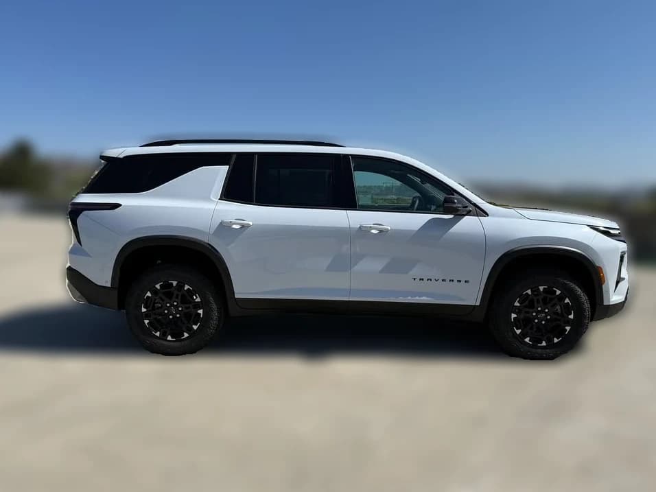 Chevrolet Traverse AWD Z71 4dr 2027 — side view