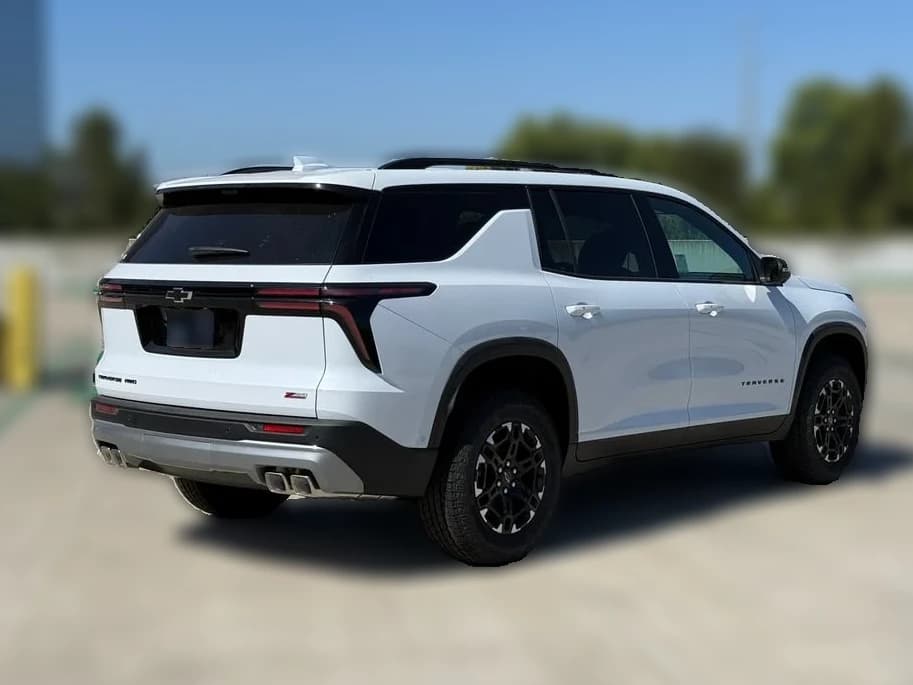 Chevrolet Traverse AWD Z71 4dr 2027 — side view