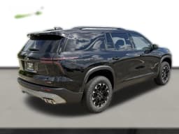 Chevrolet Traverse AWD Z71 4dr 2027 — side view