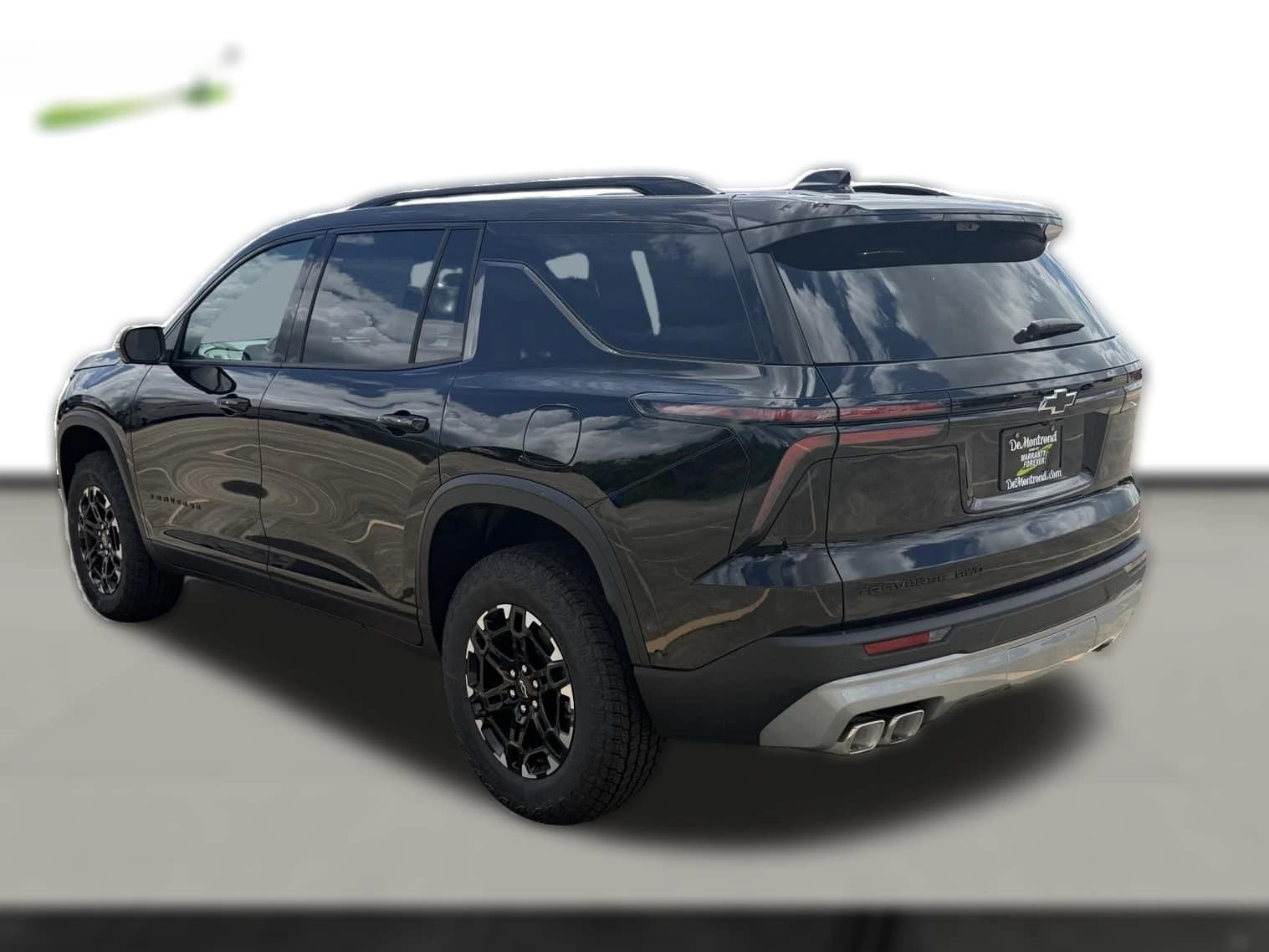 Chevrolet Traverse AWD Z71 4dr 2027 — side view