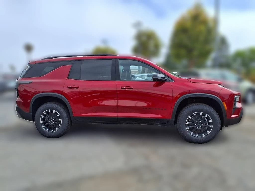 Chevrolet Traverse AWD Z71 4dr 2026 — side view