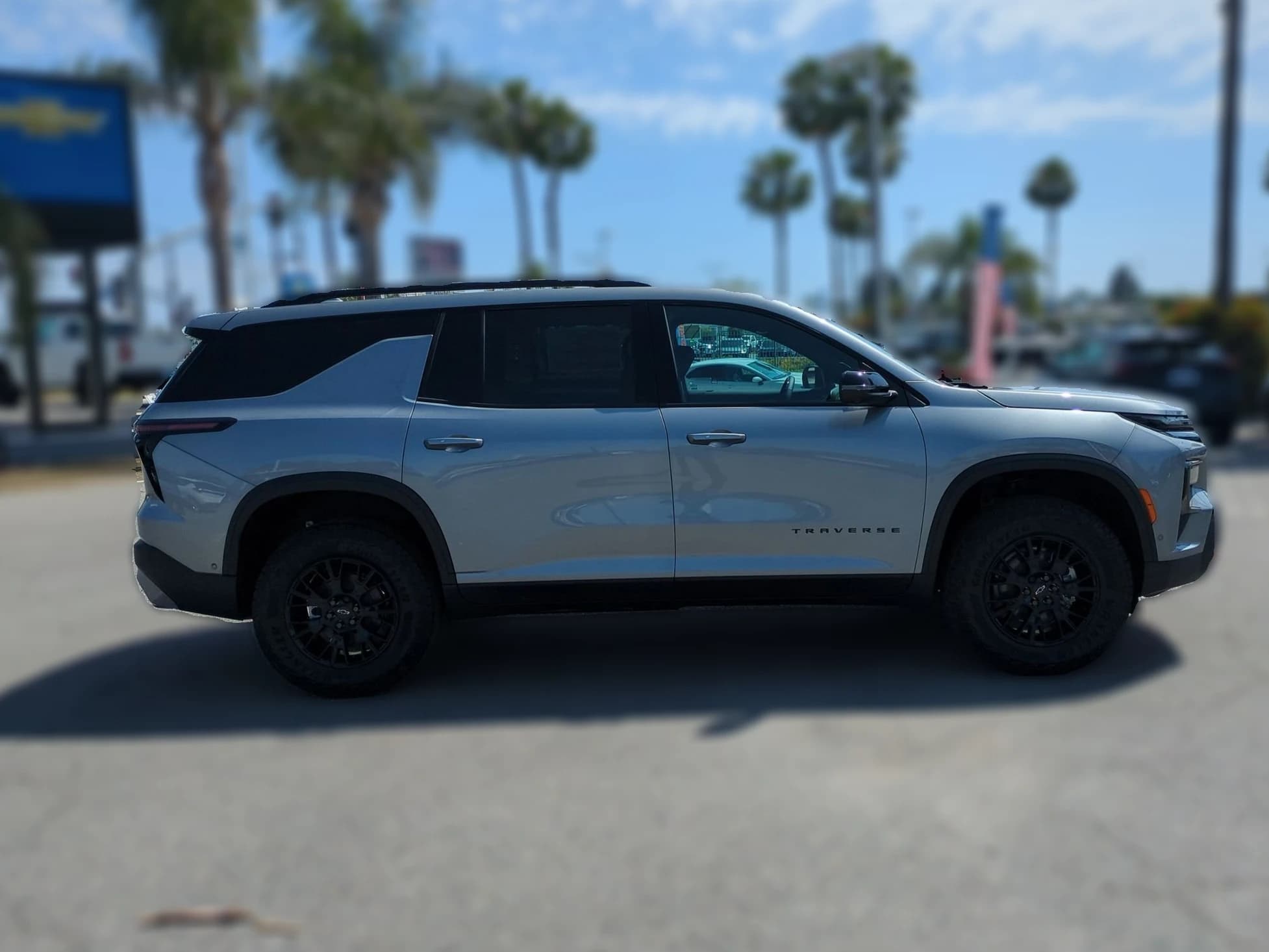 Chevrolet Traverse AWD Z71 4dr 2026 — side view