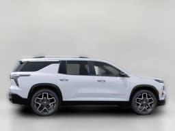 Chevrolet Traverse AWD High Country 4dr 2026 — side view