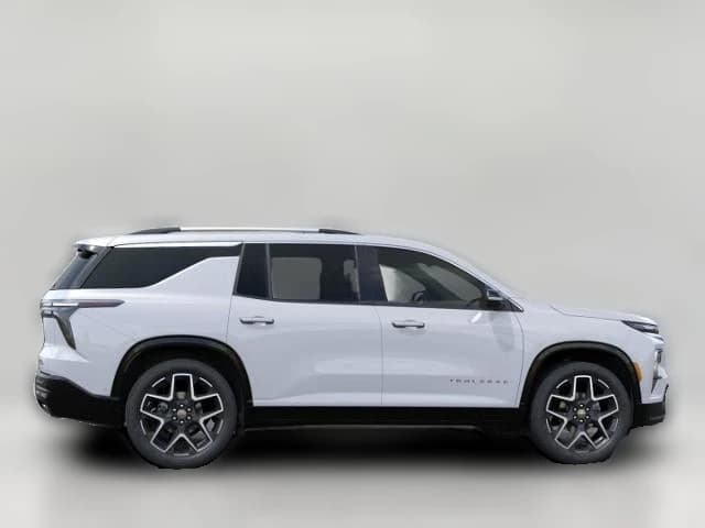 Chevrolet Traverse AWD High Country 4dr 2026 — side view
