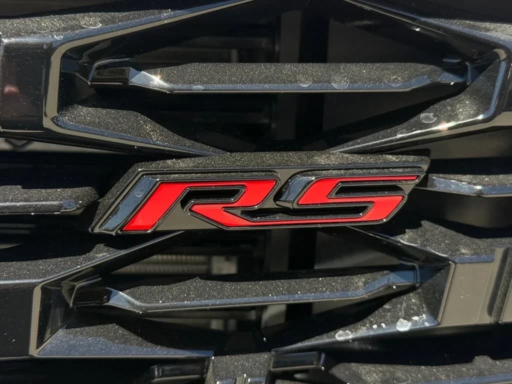 Chevrolet Traverse AWD RS 4dr 2027 — side view