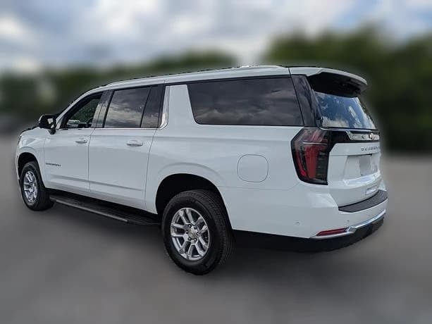 Chevrolet Suburban LS 2WD 4dr 2026 — side view
