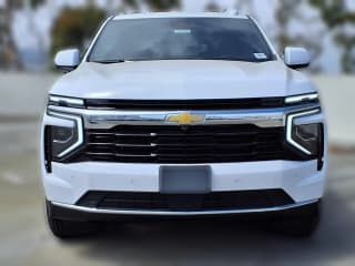 Chevrolet Suburban LS 2WD 4dr