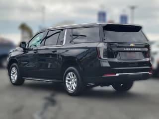 Chevrolet Suburban LT 2WD 4dr