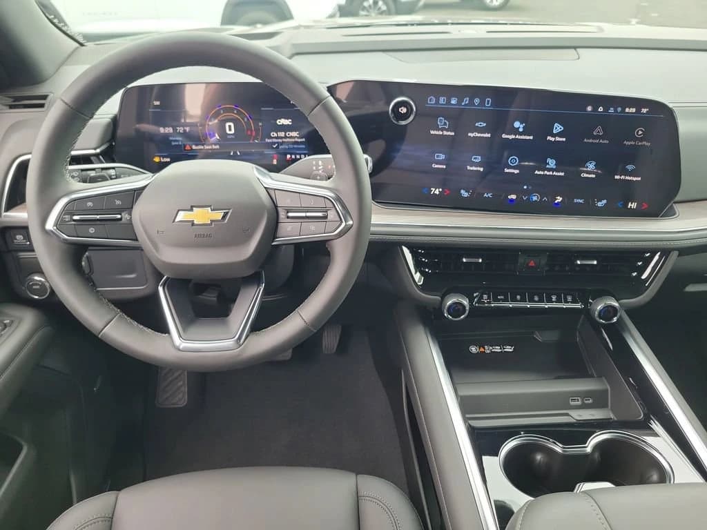 Chevrolet Suburban LT 2WD 4dr 2026 — side view