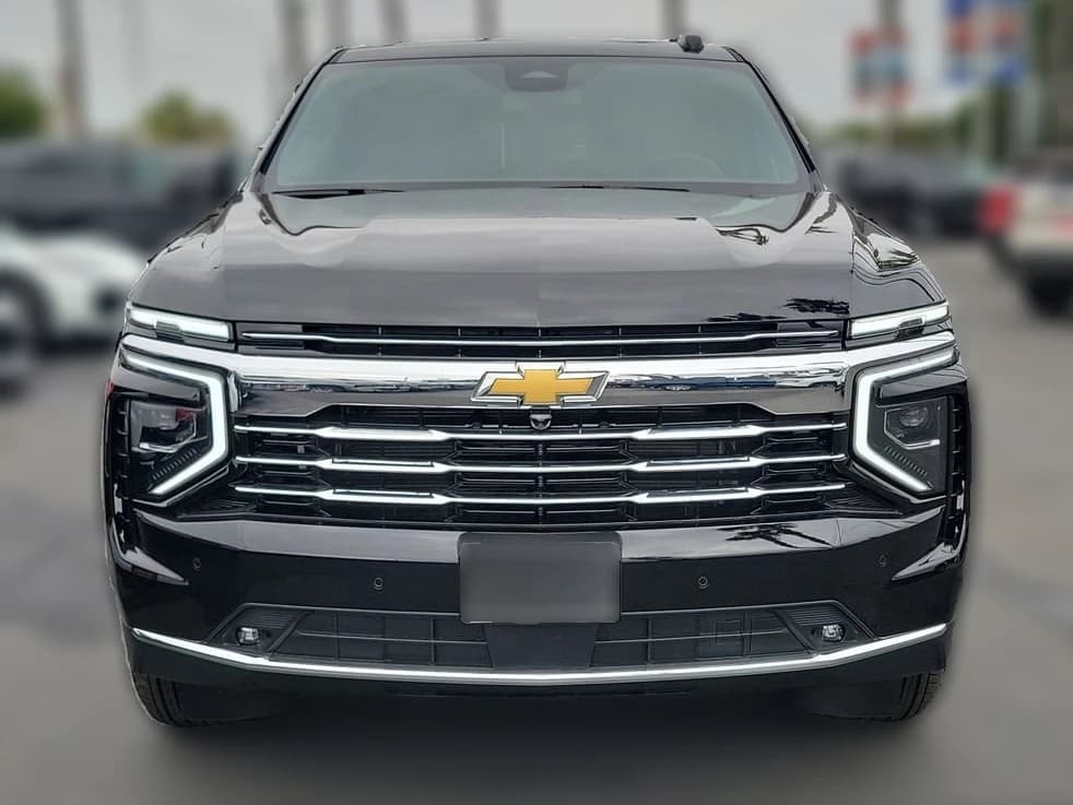 Chevrolet Suburban LT 2WD 4dr 2026 — side view