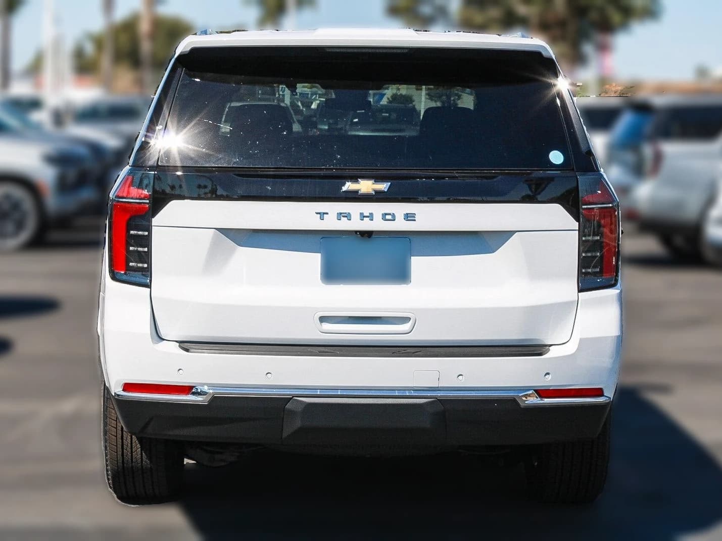 Chevrolet Tahoe LS 2WD 4dr 2026 — side view