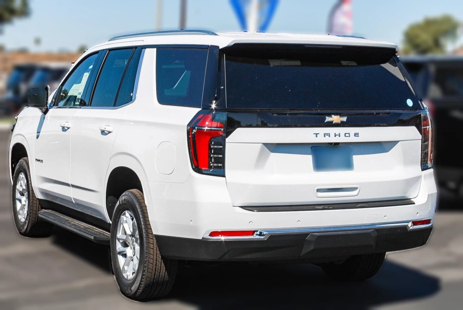 Chevrolet Tahoe LS 2WD 4dr 2026 — side view