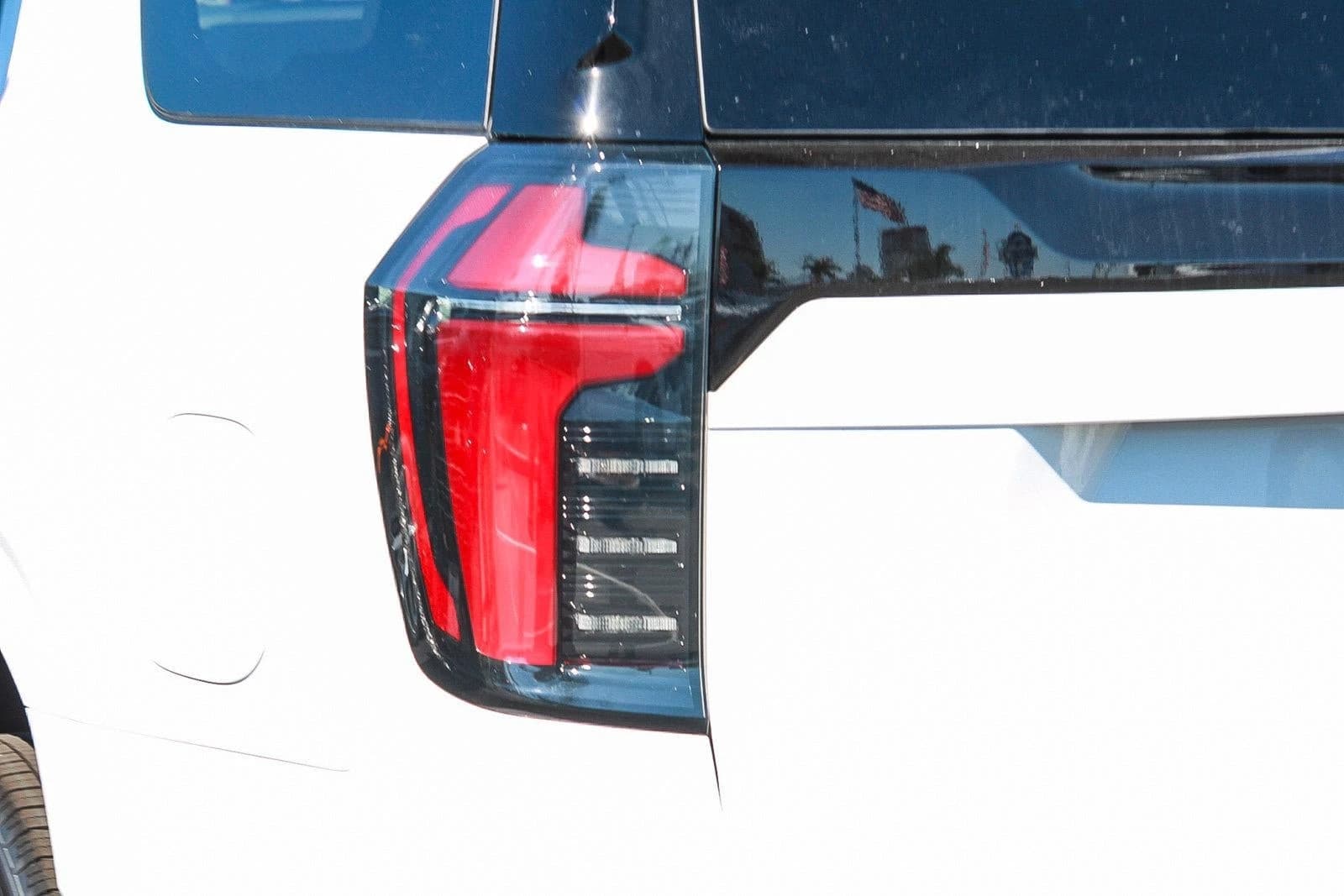 Chevrolet Tahoe LS 2WD 4dr 2026 — side view