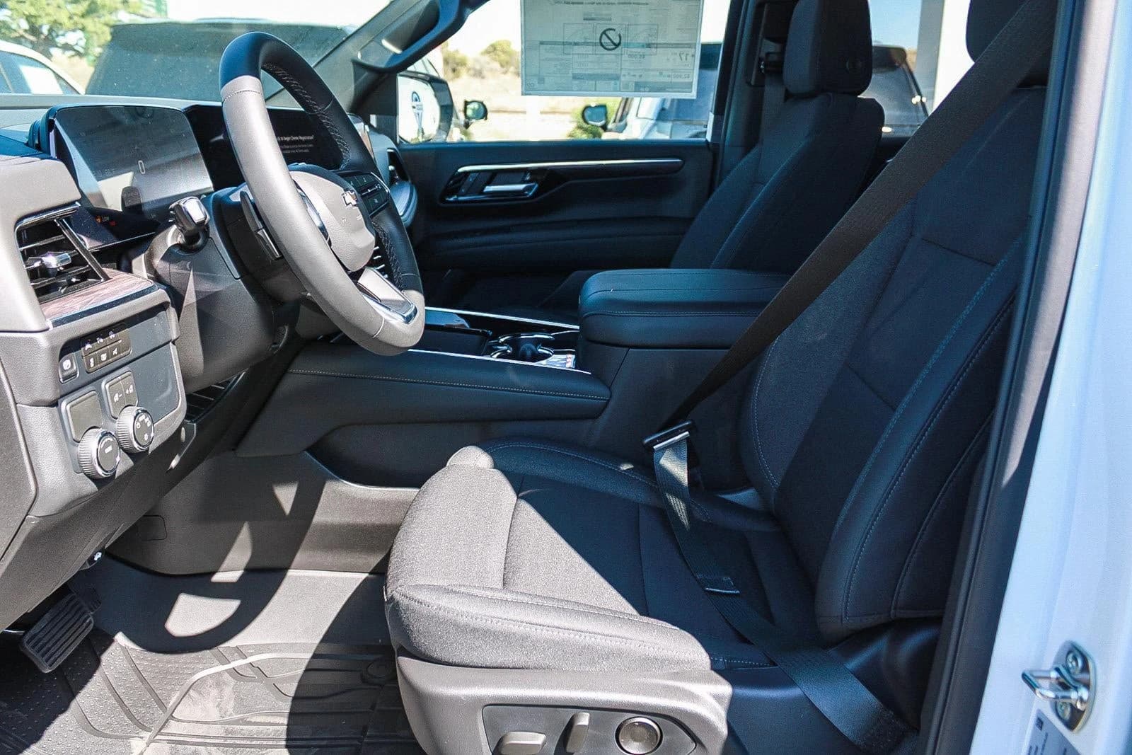 Chevrolet Tahoe LS 2WD 4dr 2026 — side view