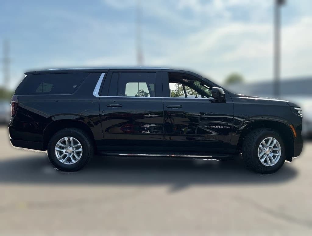 Chevrolet Suburban LS 4WD 4dr 2026 — side view