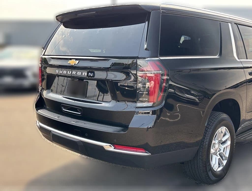 Chevrolet Suburban LS 4WD 4dr 2026 — side view