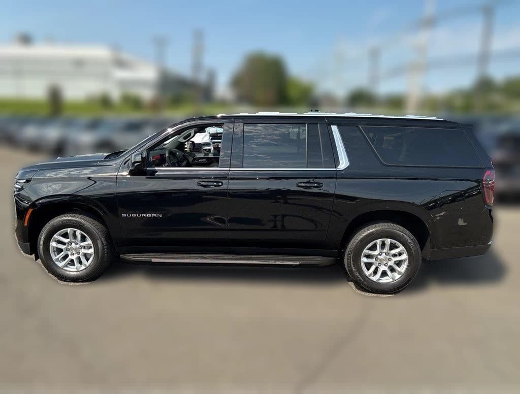 Chevrolet Suburban LS 4WD 4dr 2026 — side view