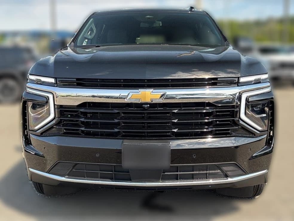 Chevrolet Suburban LS 4WD 4dr 2026 — side view
