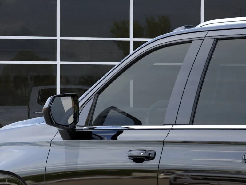 Chevrolet Suburban LS 4WD 4dr 2026 — side view