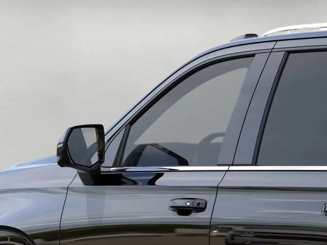 Chevrolet Suburban LT 4WD 4dr 2026 — side view