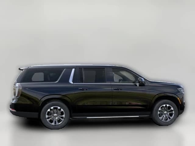 Chevrolet Suburban LT 4WD 4dr 2026 — side view