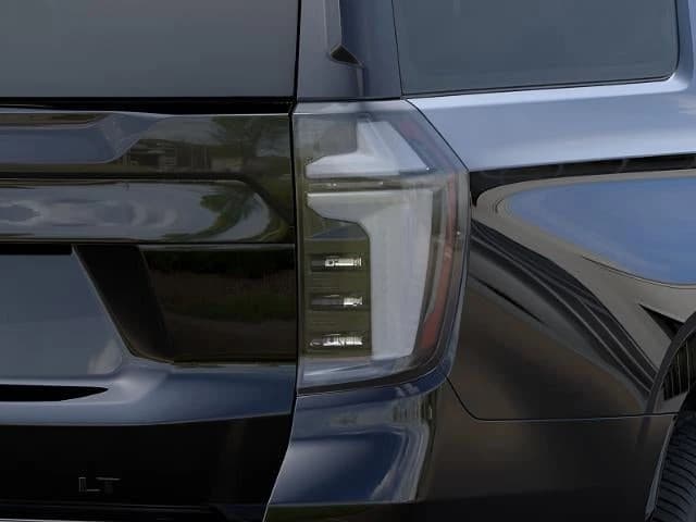 Chevrolet Suburban LT 4WD 4dr 2026 — side view