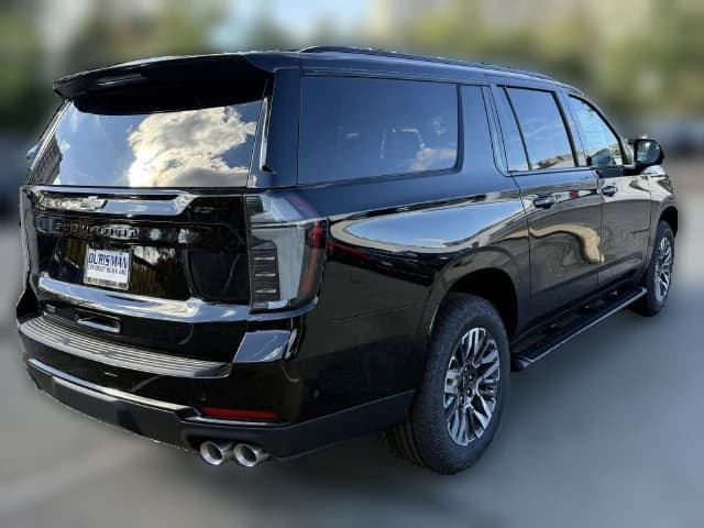 Chevrolet Suburban Z71 4WD 4dr 2027 — side view