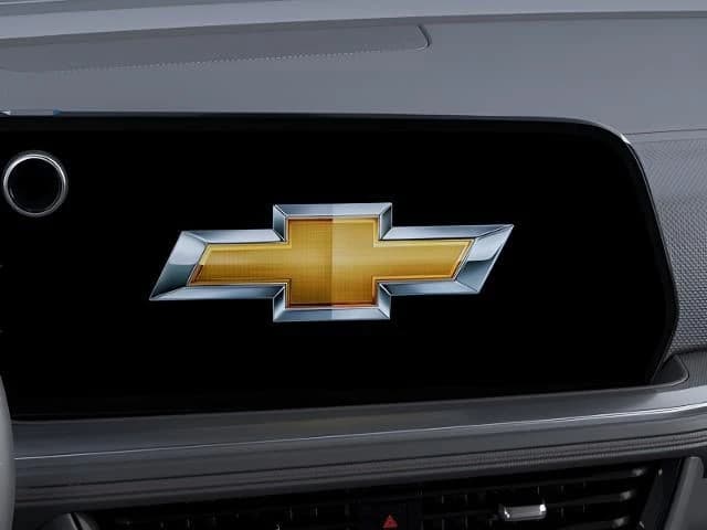 Chevrolet Suburban RST 4WD 4dr 2026 — side view