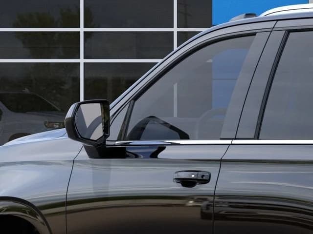 Chevrolet Tahoe LS 4WD 4dr 2026 — side view