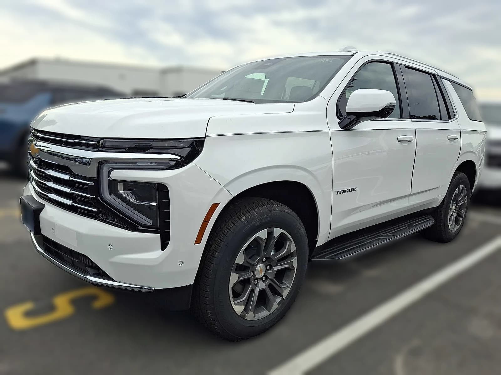Chevrolet Tahoe LT 4WD 4dr 2026 — side view