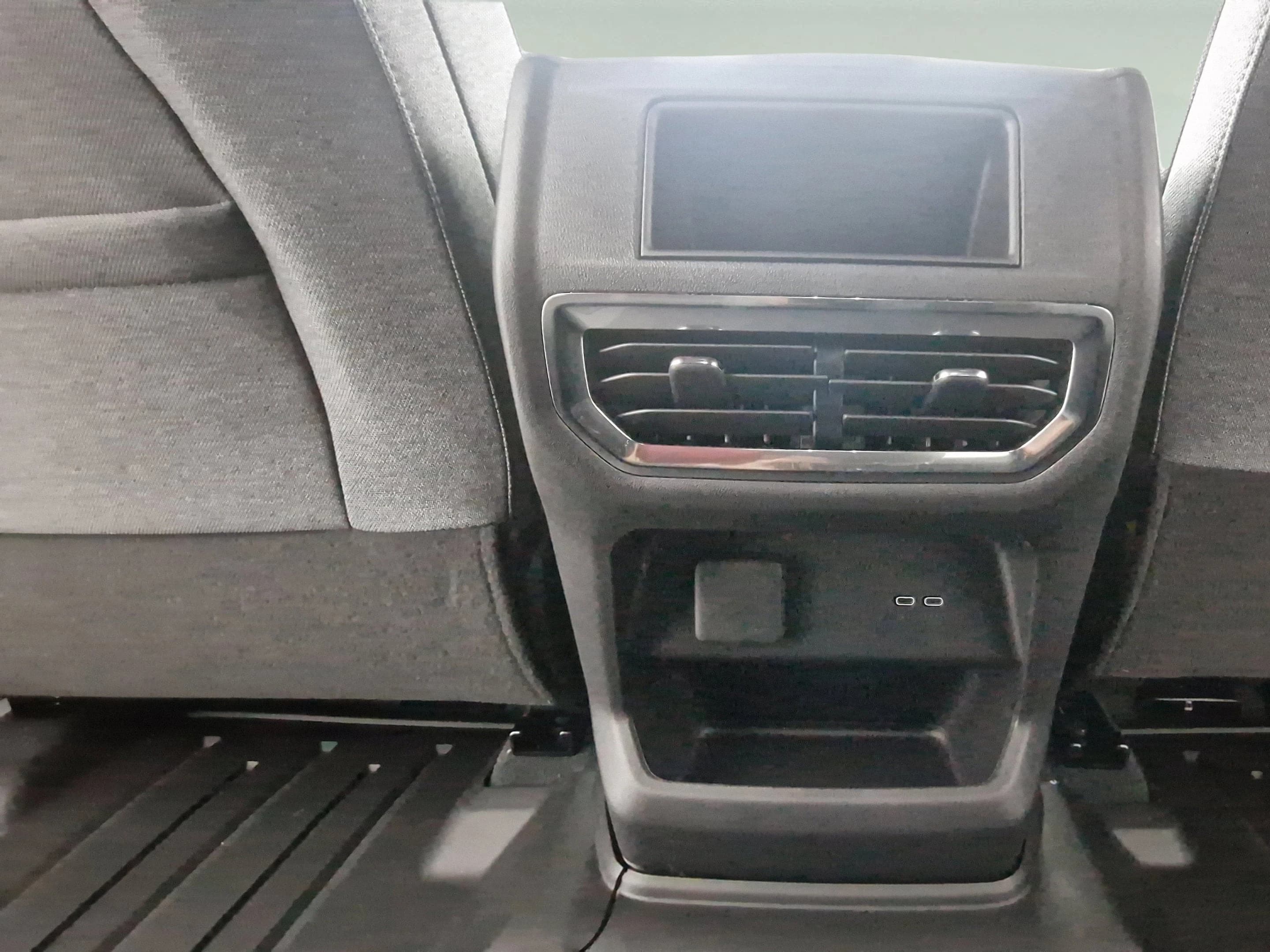 GMC Sierra EV Standard Range Elevation e4WD Crew Cab 2026 — side view