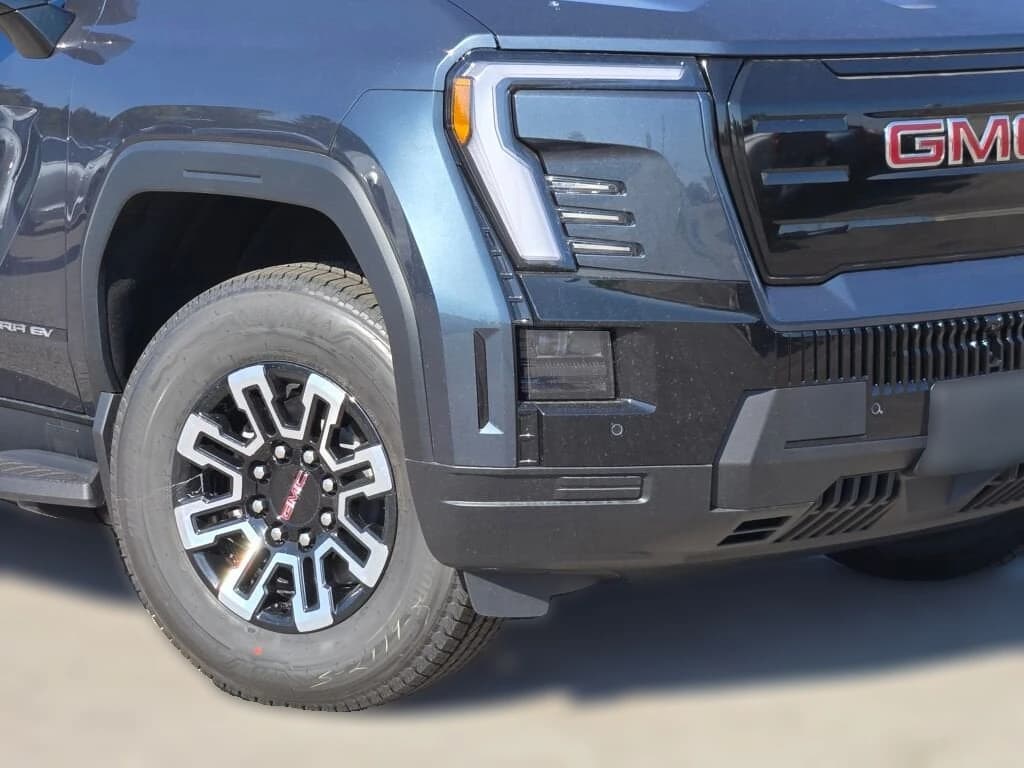 GMC Sierra EV Standard Range Elevation e4WD Crew Cab 2026 — side view