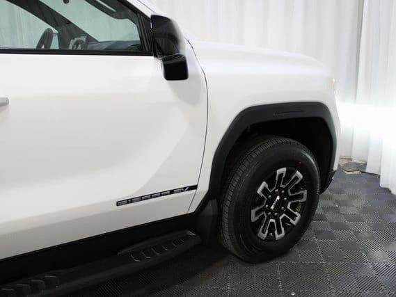 GMC Sierra EV Extended Range Elevation e4WD Crew Cab 2026 — side view