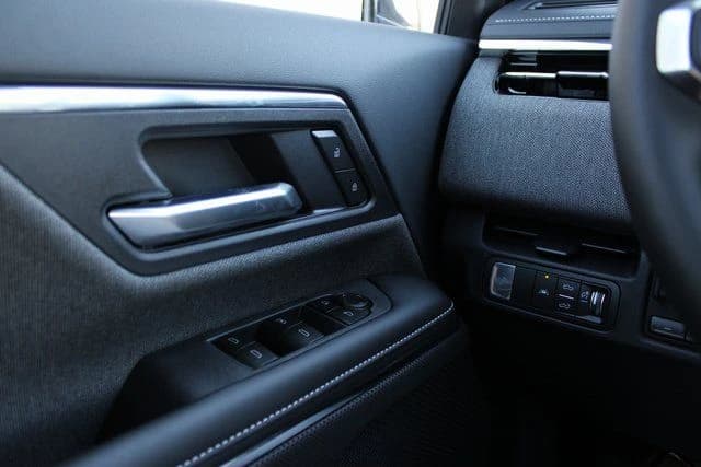 GMC Sierra EV Extended Range Elevation e4WD Crew Cab 2026 — side view