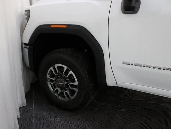GMC Sierra 2500HD SLE 4WD Reg Cab 142" 2025 — side view
