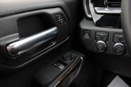 GMC Sierra 2500HD SLE 4WD Reg Cab 142" 2025 — side view