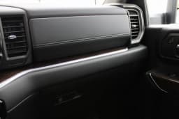 GMC Sierra 2500HD SLE 4WD Reg Cab 142" 2025 — side view