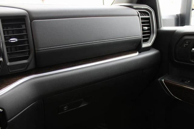 GMC Sierra 2500HD SLE 4WD Reg Cab 142" 2025 — side view