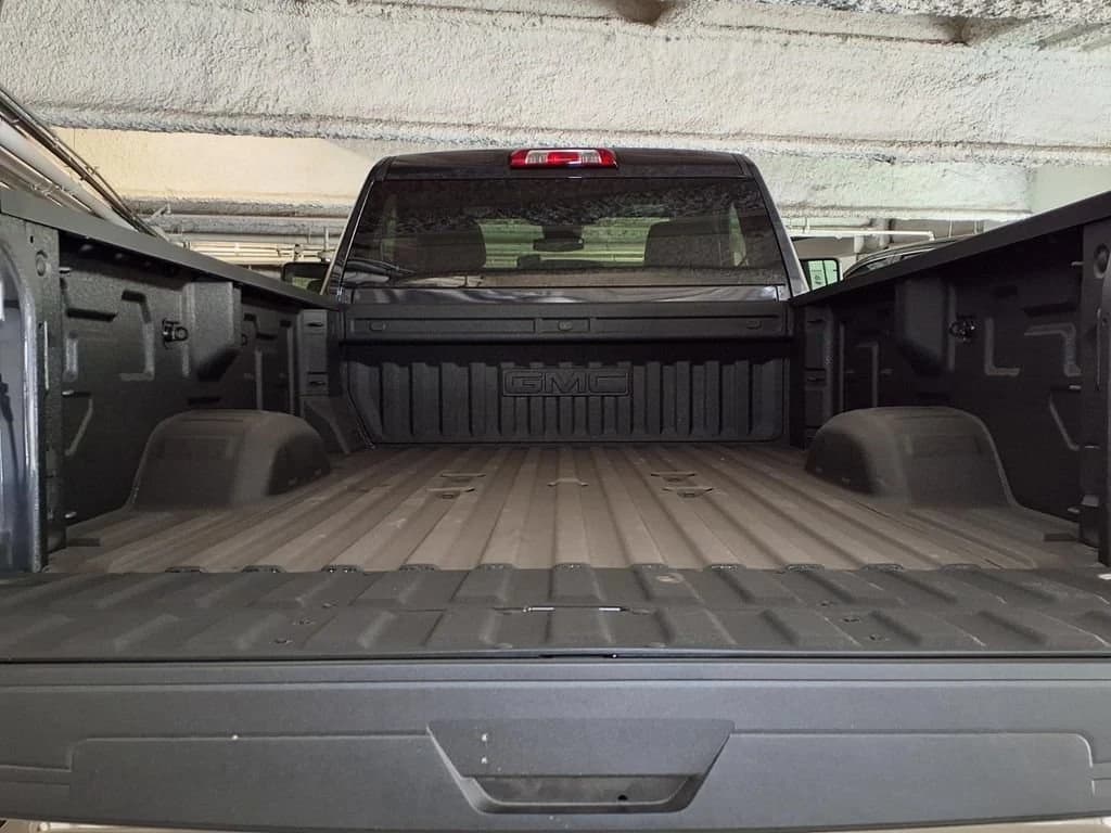 GMC Sierra 2500HD SLE 4WD Reg Cab 142" 2026 — side view